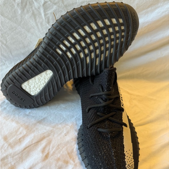 Adidas Yeezy Boost 350 V2 Black and White Knit Sneakers main image 7